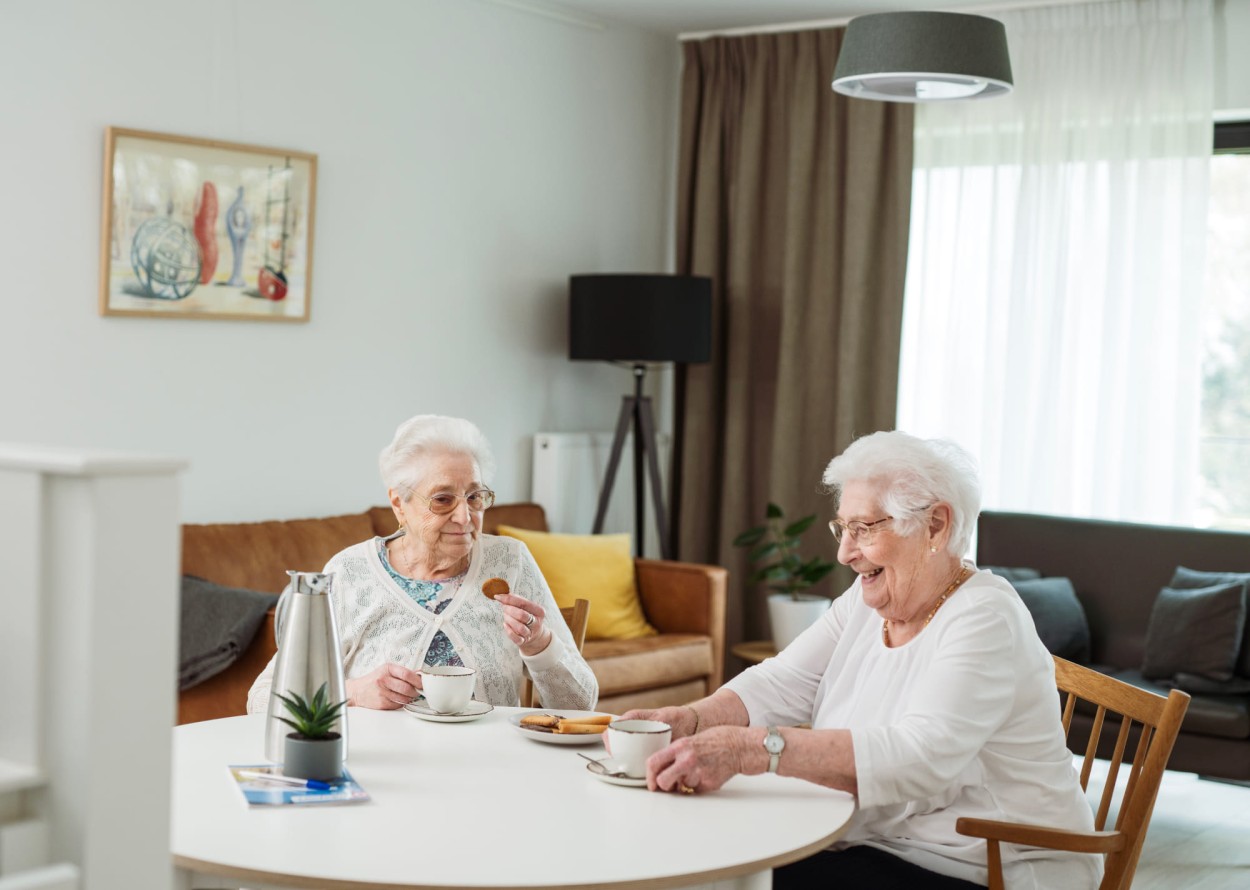 Sorglos Kaffee trinken © Nobi Smart Lights